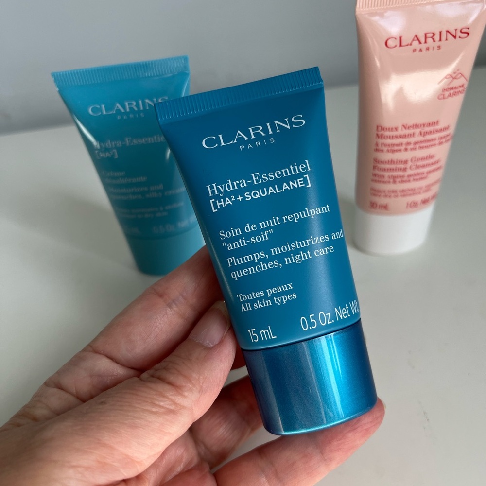 Clarins Hydra-Essentiel Skincare Set - Picture 3 of 4